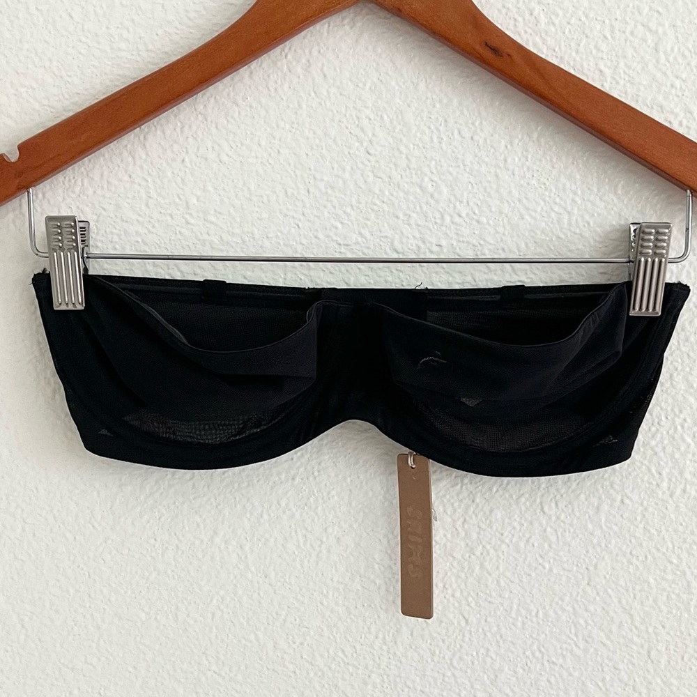 NWT SKIMS Ultra Fine Mesh Strapless Bra